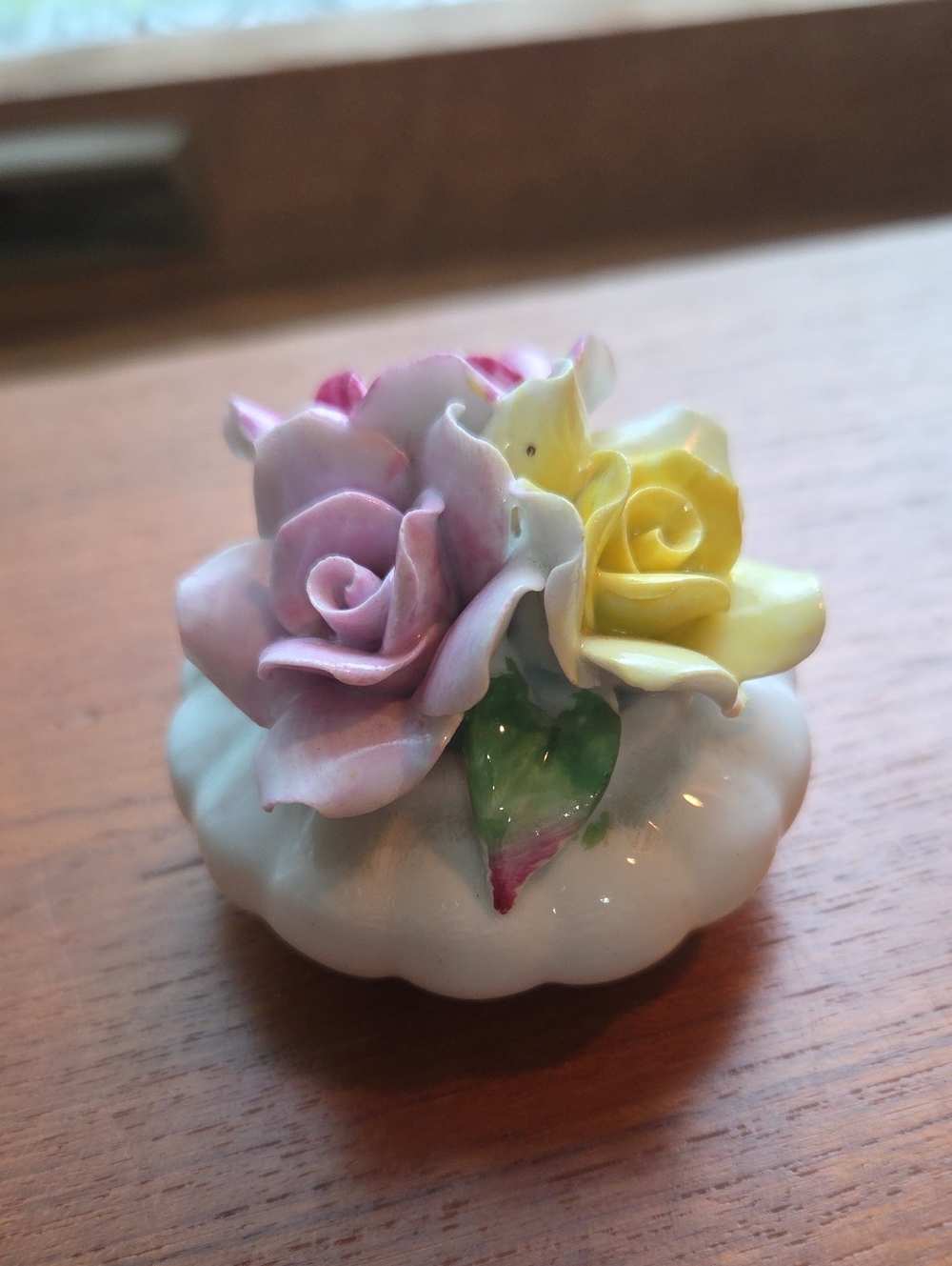 Floral Minature Copodimonte with Pink and Yellow Roses